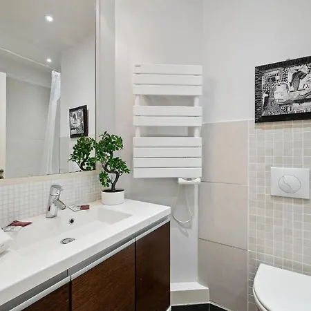 Apartment Champs-elysees & Arc De Triomphe -