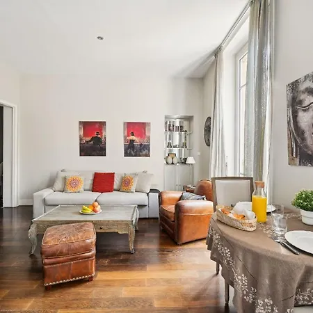 Apartment Champs-elysees & Arc De Triomphe -